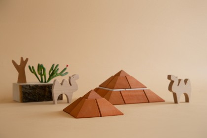 Avdar Pyramid Wooden Block
