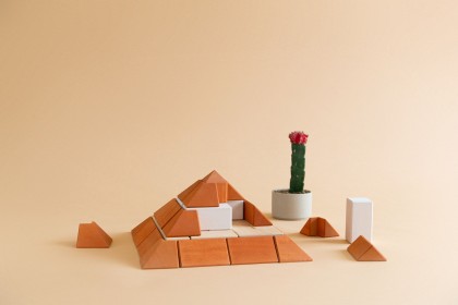 Avdar Pyramid Wooden Block