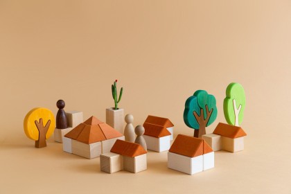 Avdar Pyramid Wooden Block